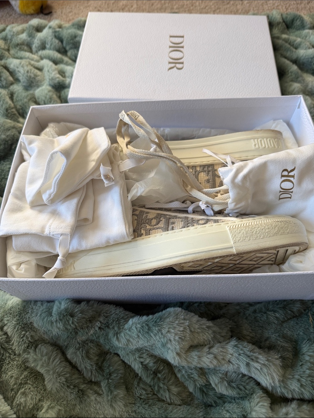 Dior Beige and White Logo-Print women’s Sneakers - Picture 8 of 9